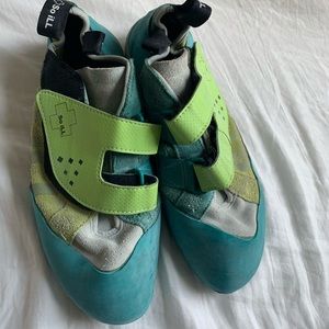 Climbing shoes size 10.5